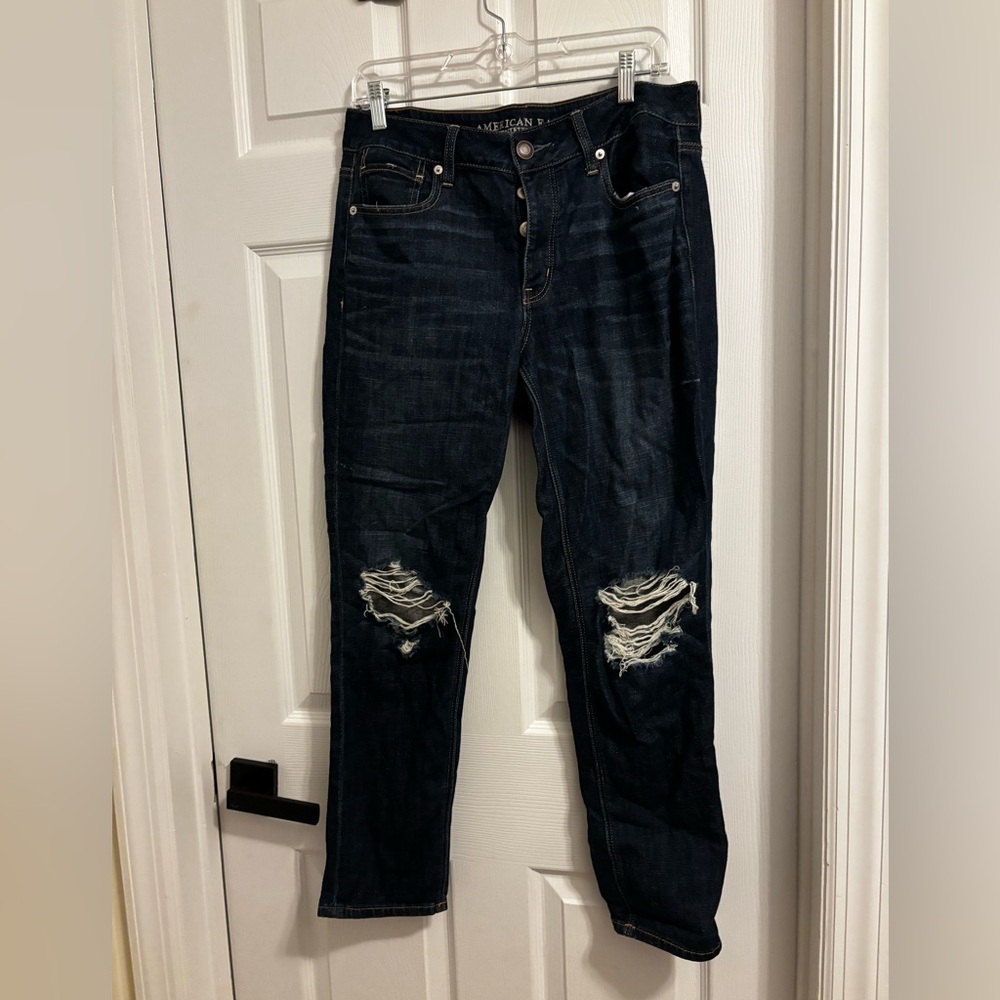 American eagle Dark Wash Distressed Women's Tomgirl Jeans - size 8 Regular - Picture 4 of 6